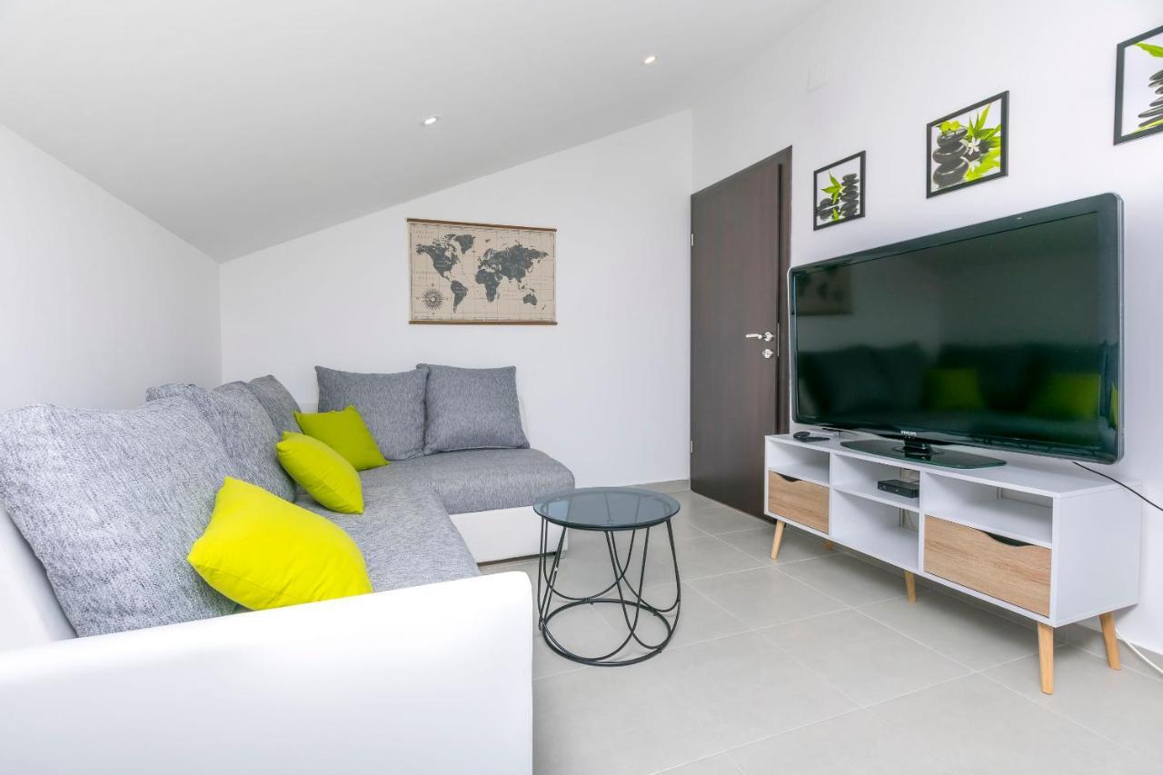 Apartments Visnja ロゴズニッツァ エクステリア 写真