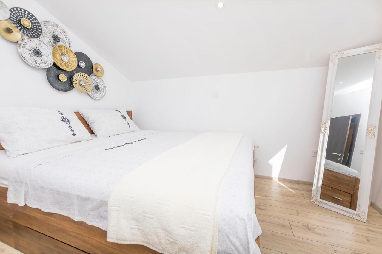 Apartments Visnja ロゴズニッツァ エクステリア 写真